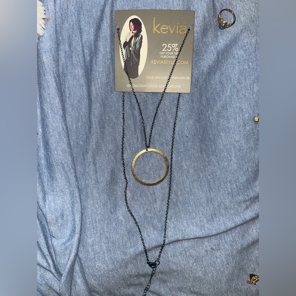 *BRAND NEW/ UNUSED 🆕* Kevia Long Gold Circle Necklace